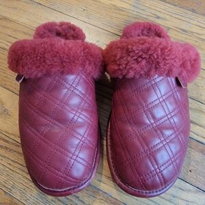 Ugg Scuffette II Women's Size 8 Red Quilted‎ Leather Cozy Sheepskin Slippers